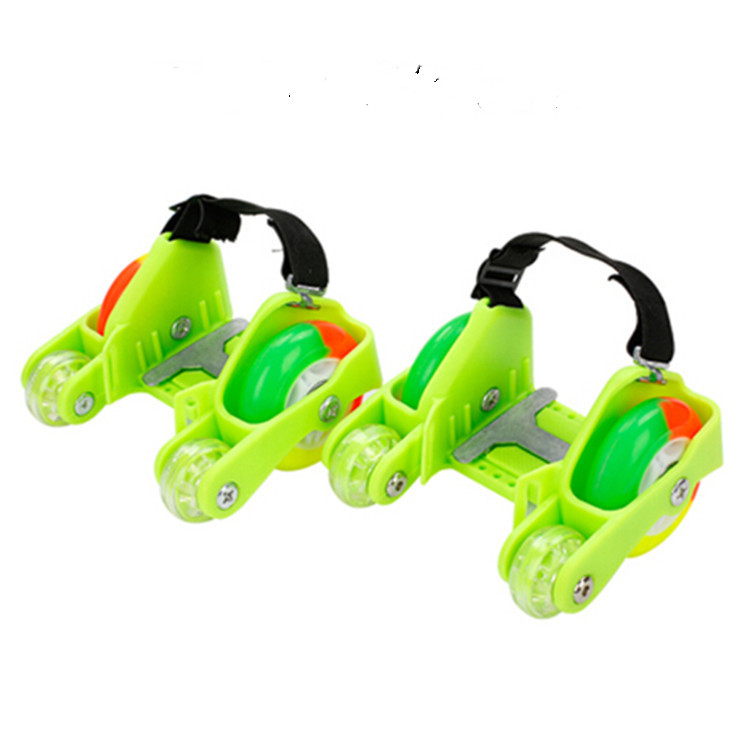 1Pair Children Roller Skates Adjustable Size Four-wheeled PU 4 Fire Wheels